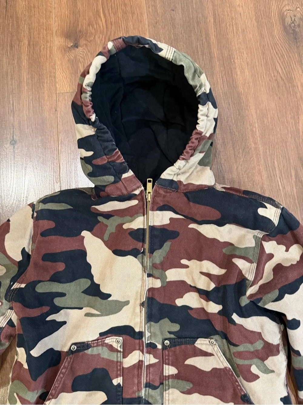 Vintage Walls Blizzard Pruf insulated camo work jacket kids size XL